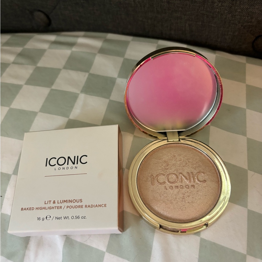 Iconic London Baked Highlighter